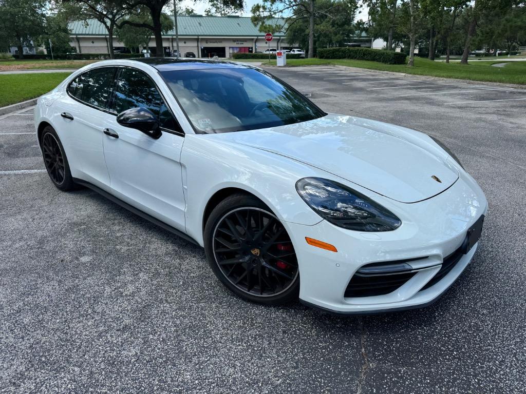 2018 Porsche Panamera