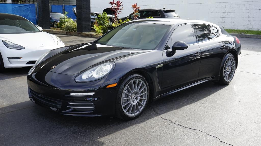 2016 Porsche Panamera